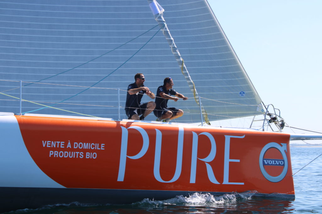 Romain Attanasio et son co-skipper Sébastien Marsset à bord de l'IMOCA Pure